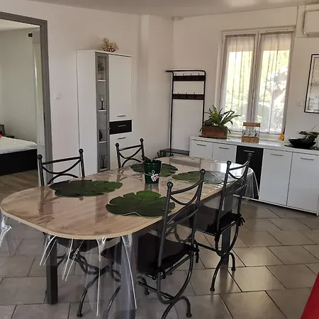 Casa vacanze Maison Calme Avec Clim, Wifi, Jardin Et Vue Sur Le Lay - Fr-1-194-274 *